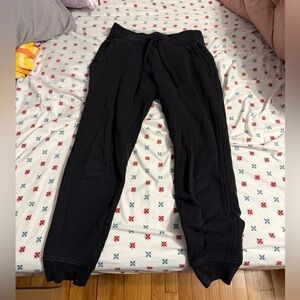 Lululemon women’s black joggers